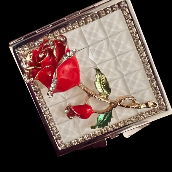 RED ROSE 🌹 MIRROR COMPACT EMBELLISHED WITH GORGEOUS CRYSTALS- - Picture 9 of 9